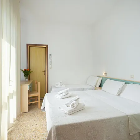 Luca Hotel 2*